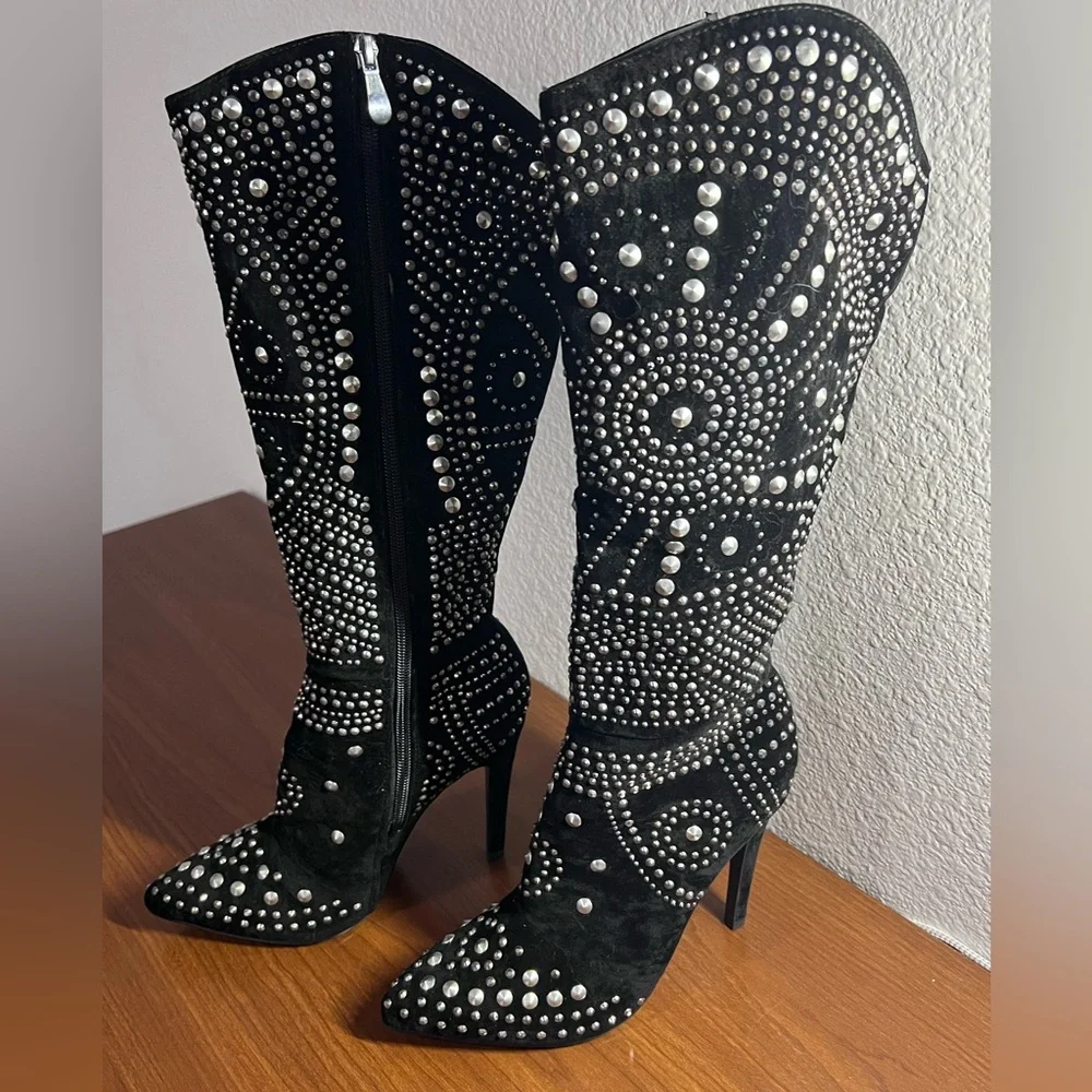 Olivia Miller Knee High Black Boots Studded Detail All Throughout Size 6 NWOT - Picture 1 of 10